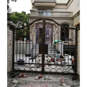 hand forged wrought iron gates 3