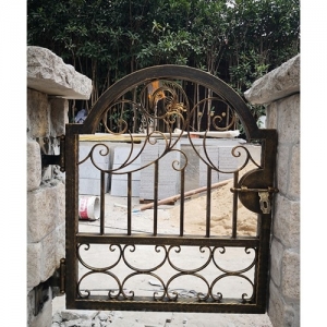 hand forged wrought iron gates 1