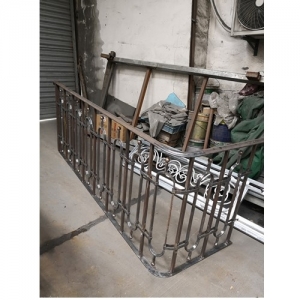 hand forged wrought iron balcony balustrades2