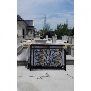 hand forged wrought iron balcony8