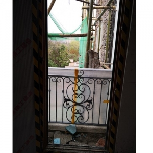 hand forged wrought iron balcony fence2