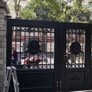 luxury aluminum gate installation