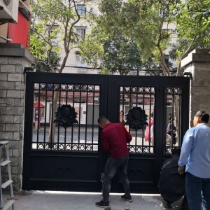 luxury aluminum gate installation