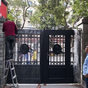 aluminum gate installed 
