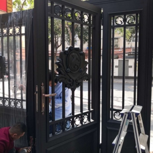 aluminum gate installed 