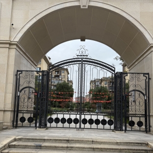 Outdoor Wrought Iron Gates Design For Villa House