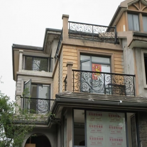 Luxury Fancy Manufacturer Customized Wrought Iron Indoor Staircase Balustrade with Iron Handrail China