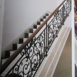 Home Villa Luxury Iron Pattern Wrought Iron Stair Railing Exquisite Balustrade for Villas with Exquisite Design Style China Designs