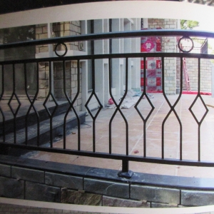 Custom Luxury Design Wrought Iron Railings Outdoor Balconies Powder Coated Iron Handrails Staircases Wrought Iron Balustrades China 