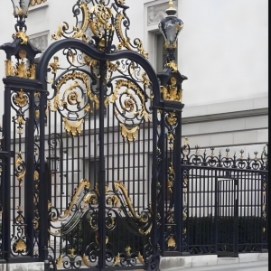 Royal Wrought Iron Driveway Gates China Anti-Theft Large Palace Entry Double Door Antique Gold Patina Finish