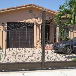 Hench Luxury Wrought Iron Driveway Gate Design